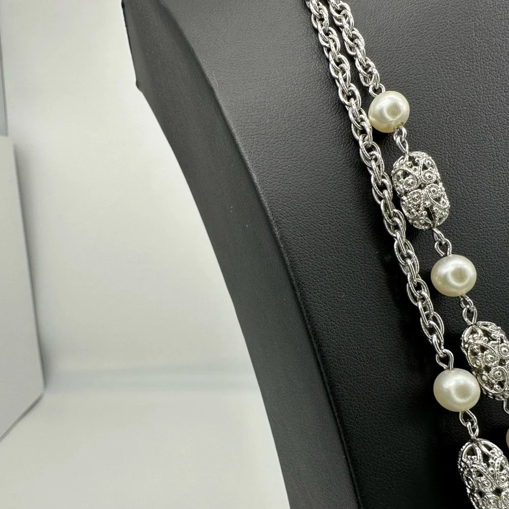 SIGNED SARAH COVENTRY vintage long Pearl silver Necklace Classic Timeless